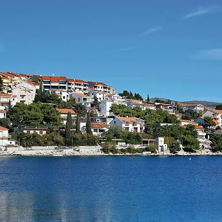 3 Bedroom Beautiful Home In Rogoznica